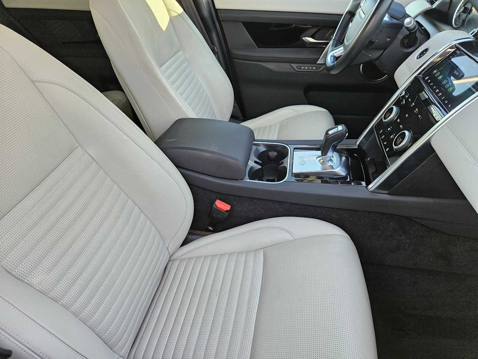 Used 2020 Land Rover Discovery Sport S image 14