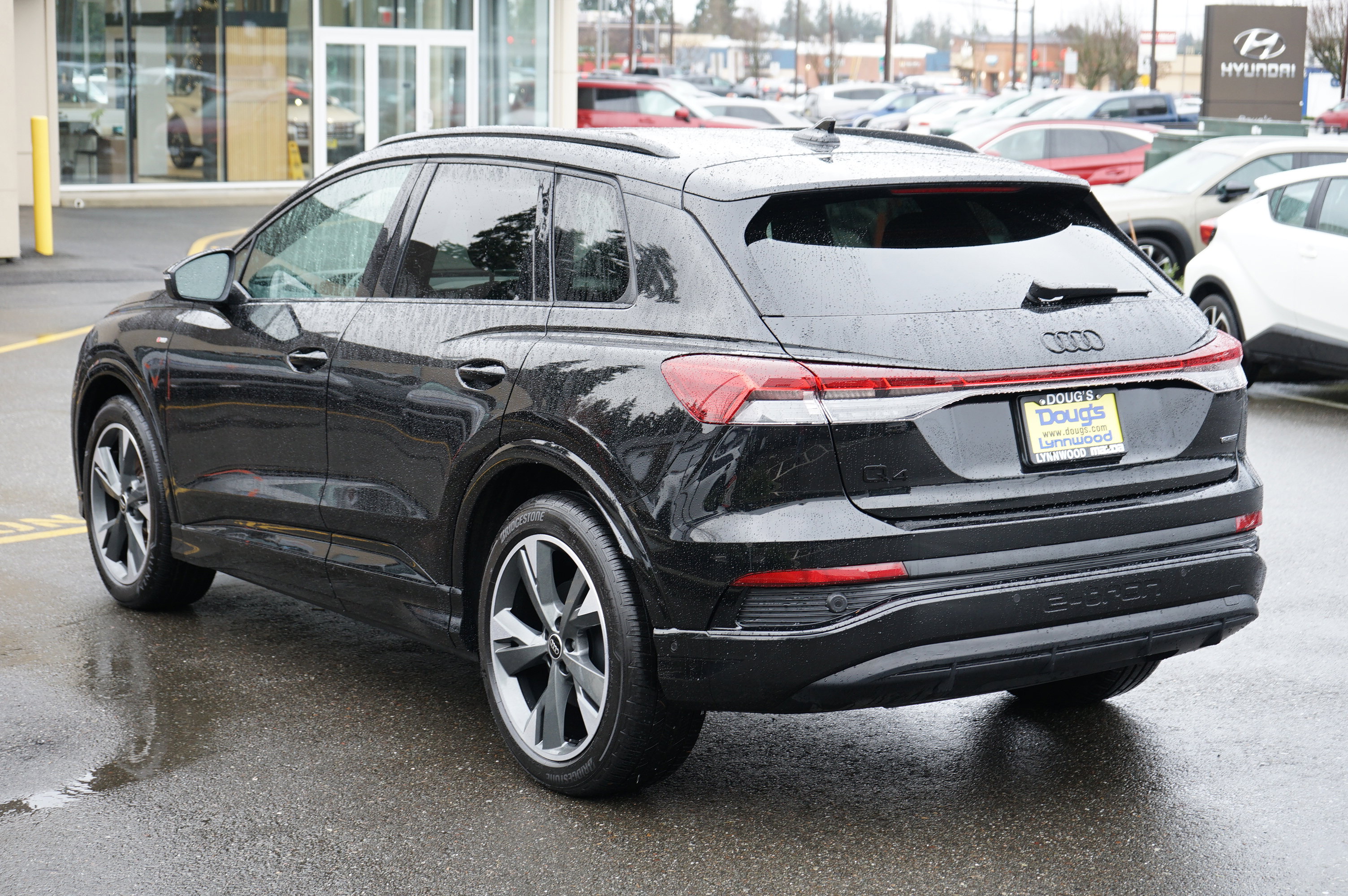 Used 2024 Audi Q4 e-tron Premium Plus w/ Premium Plus AWD/4WD image 7
