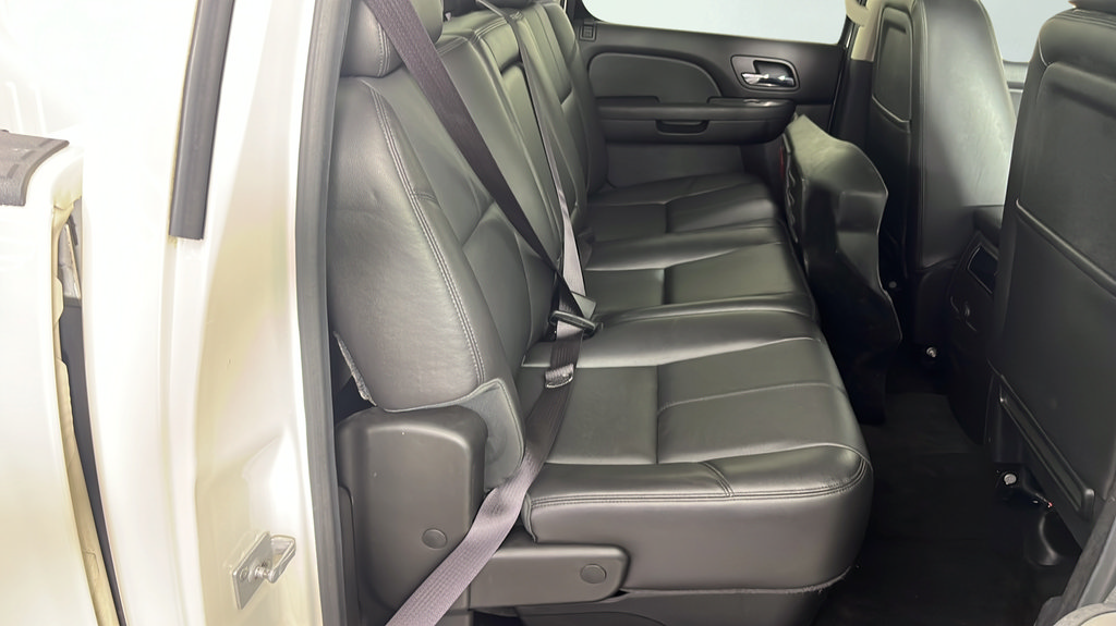 Used 2013 Chevrolet Silverado 1500 LTZ w/ LTZ White Diamond Edition AWD/4WD image 14