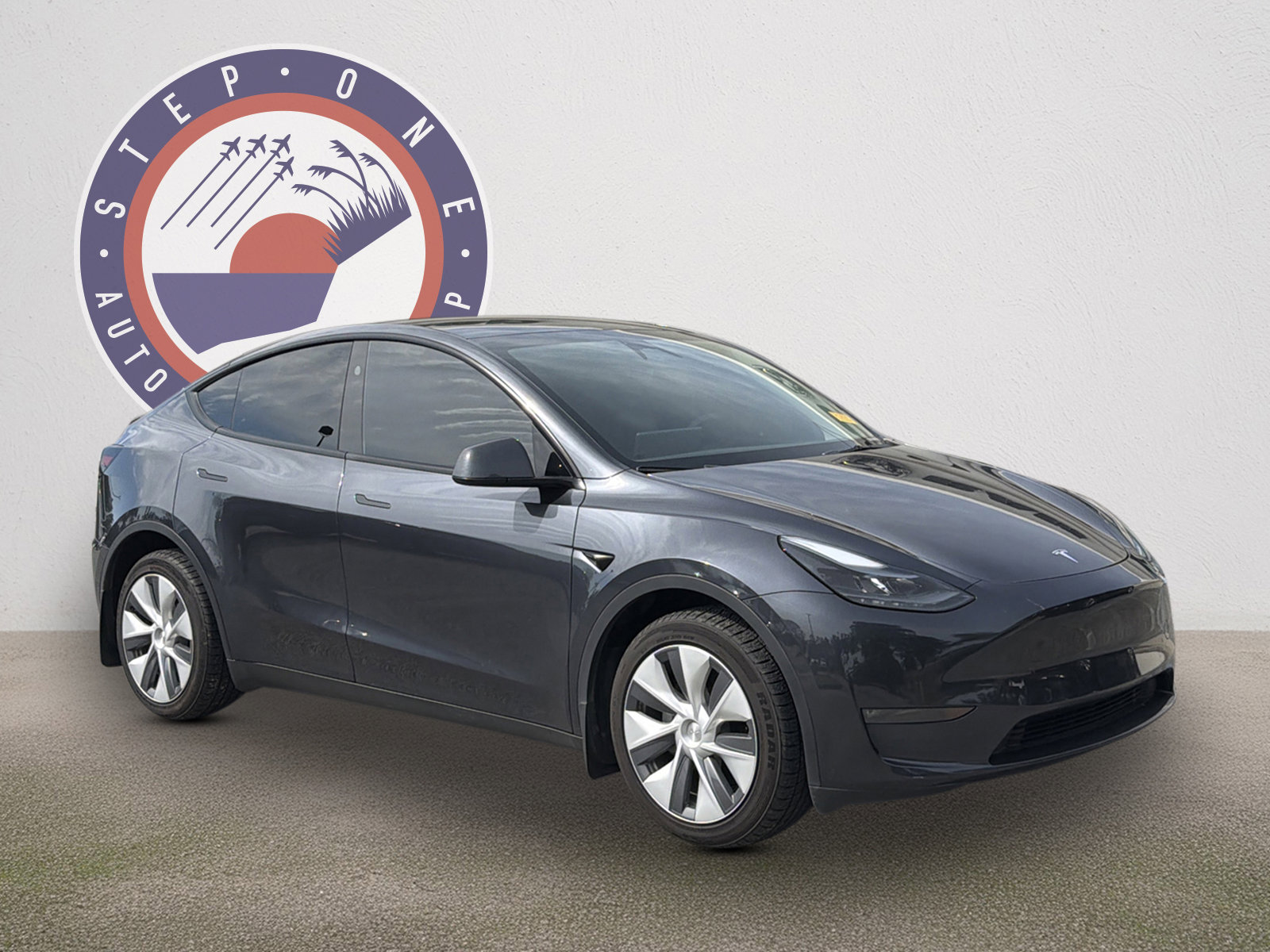 Used 2024 Tesla Model Y Long Range image 2