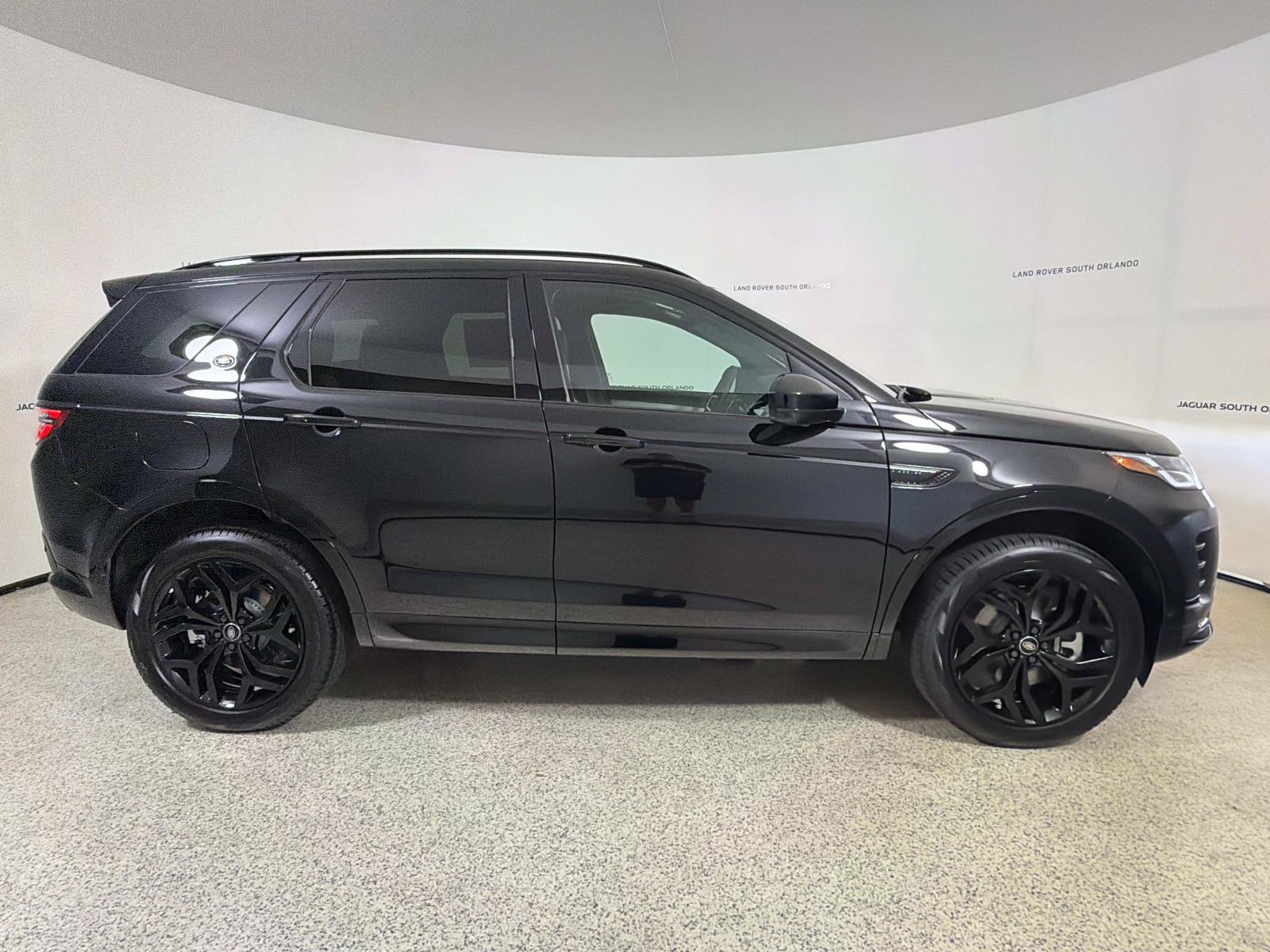 New 2026 Land Rover Discovery Sport Landmark AWD/4WD image 6