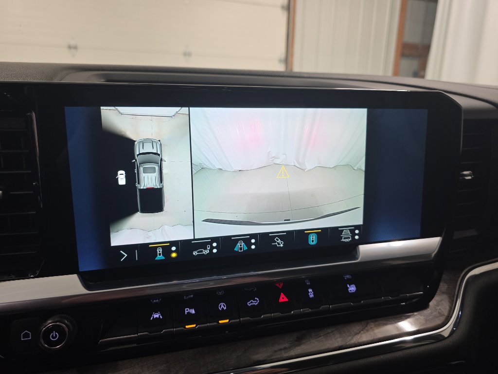 Used 2023 Chevrolet Silverado 1500 LTZ AWD/4WD image 33