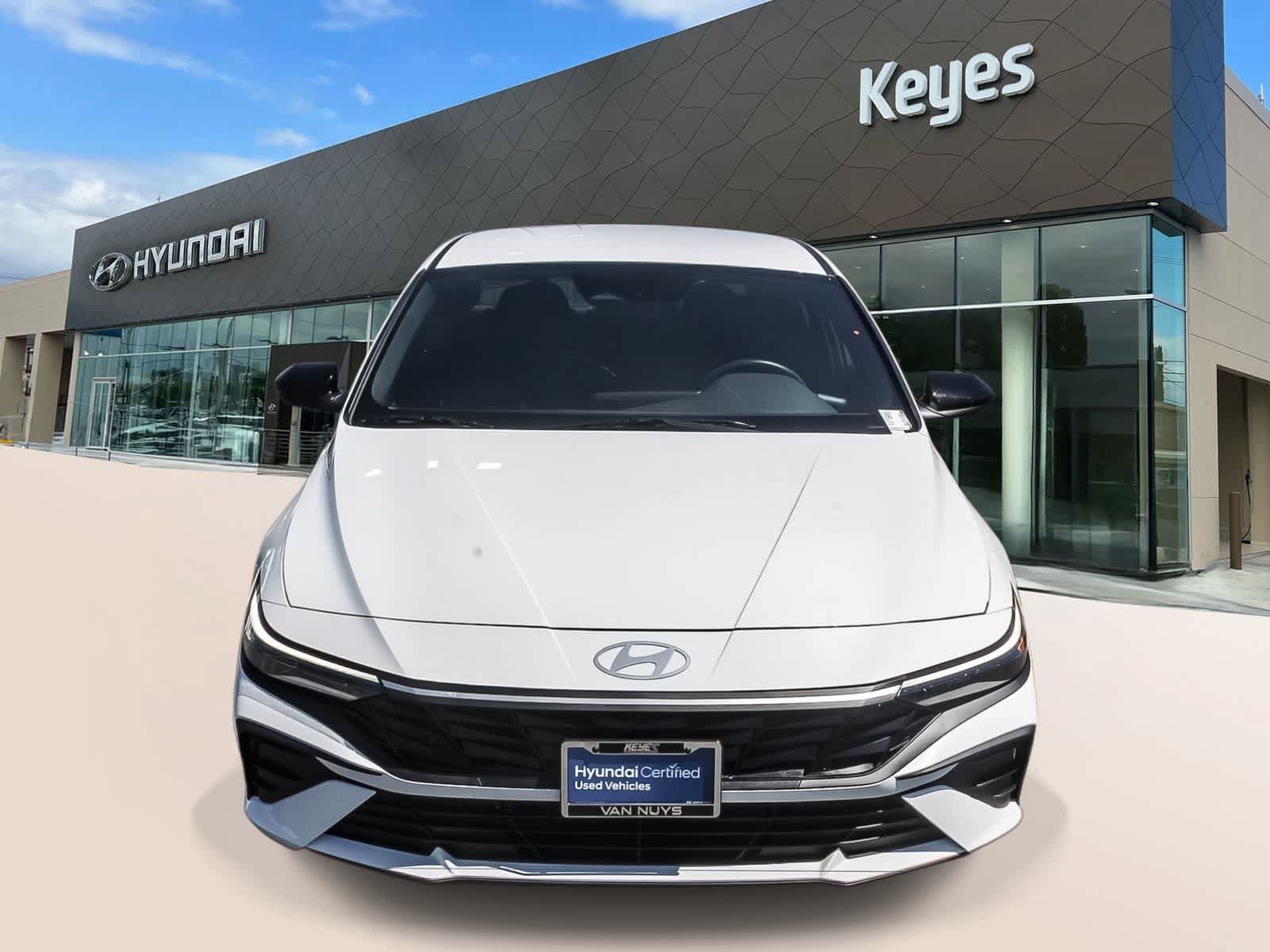 Certified 2025 Hyundai Elantra SEL FWD image 2