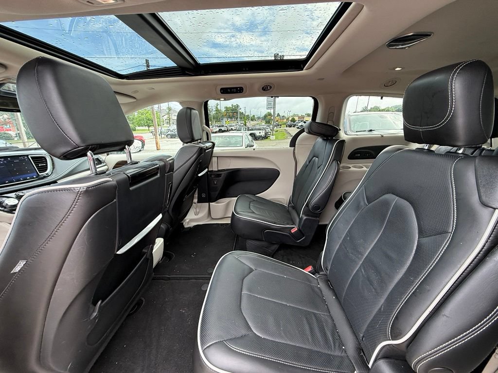 Used 2023 Chrysler Pacifica Limited w/ Uconnect Theater Family Group AWD/4WD image 24