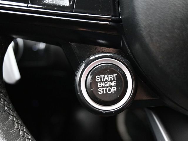 Used 2023 Alfa Romeo Giulia Veloce RWD image 25