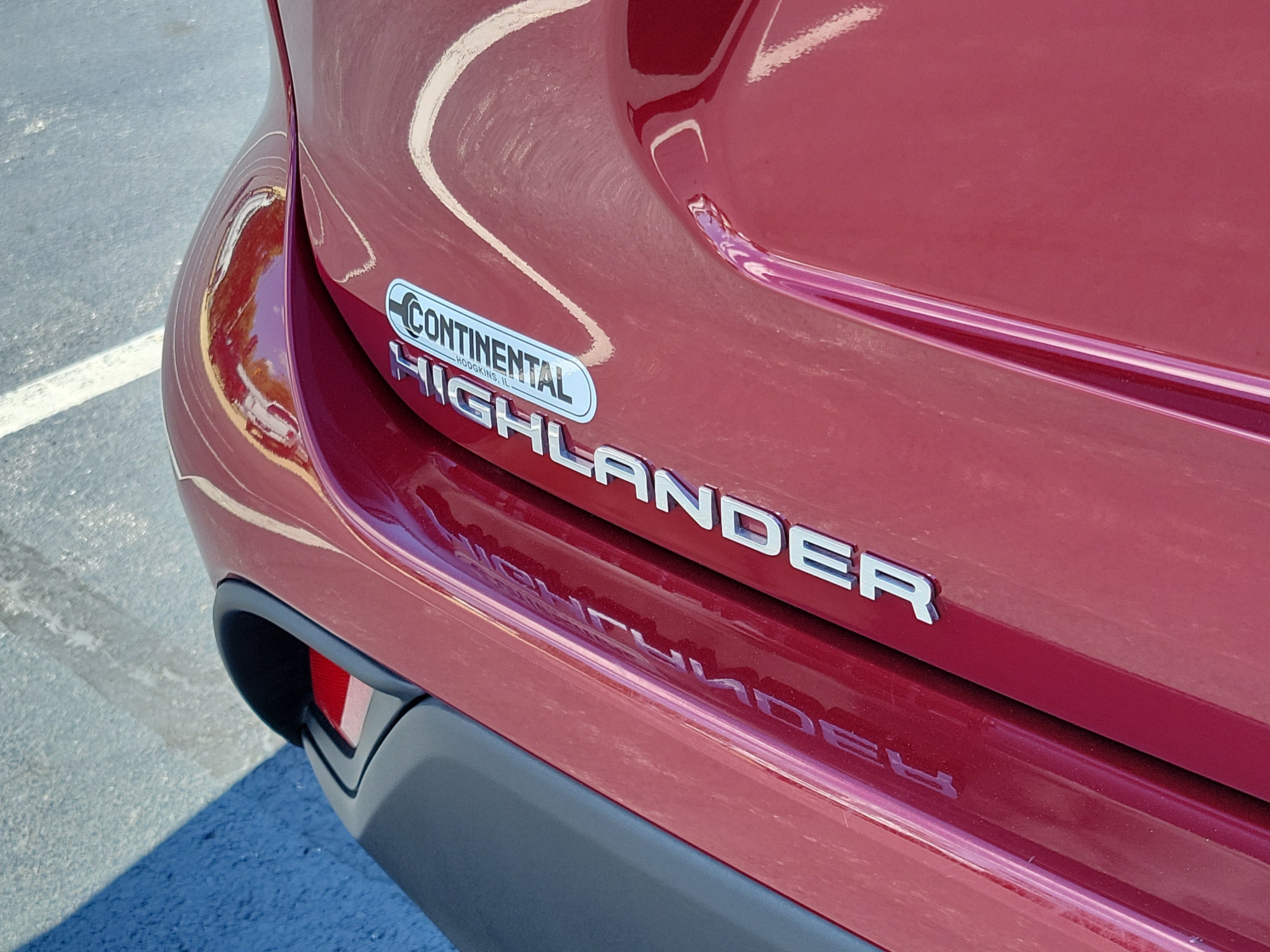 Certified 2025 Toyota Highlander XLE FWD image 11