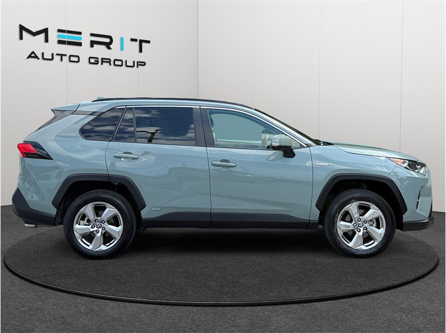 Used 2021 Toyota RAV4 XLE Premium AWD/4WD image 10