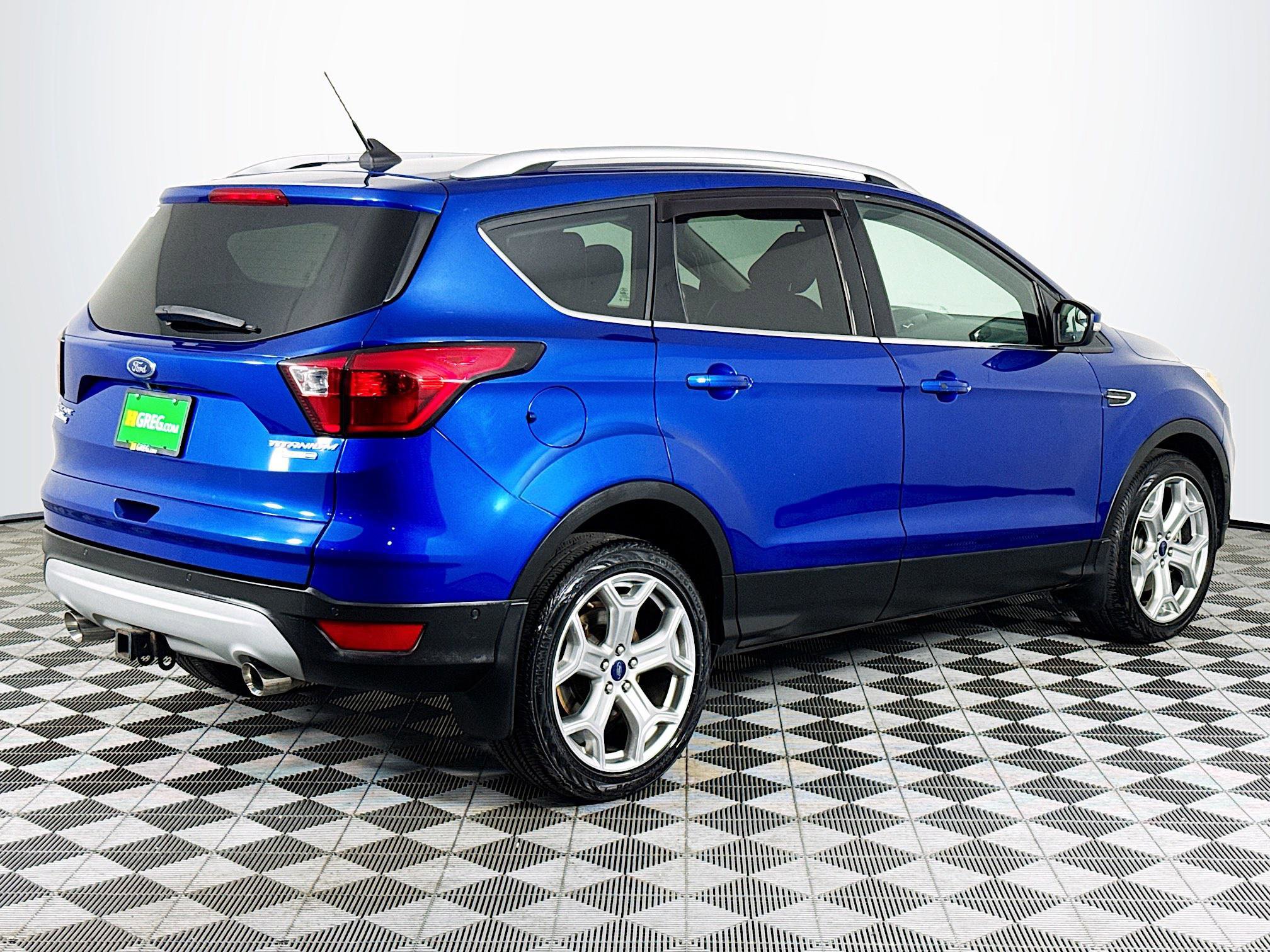 Used 2019 Ford Escape Titanium image 10