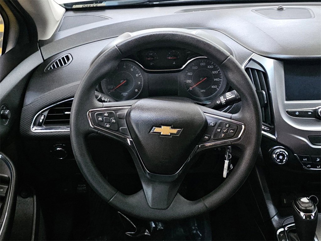Used 2017 Chevrolet Cruze LT image 19