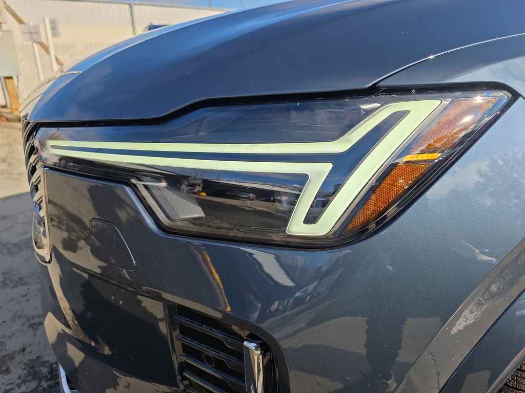 New 2026 Volvo XC90 B6 Ultra w/ Protection Package image 44