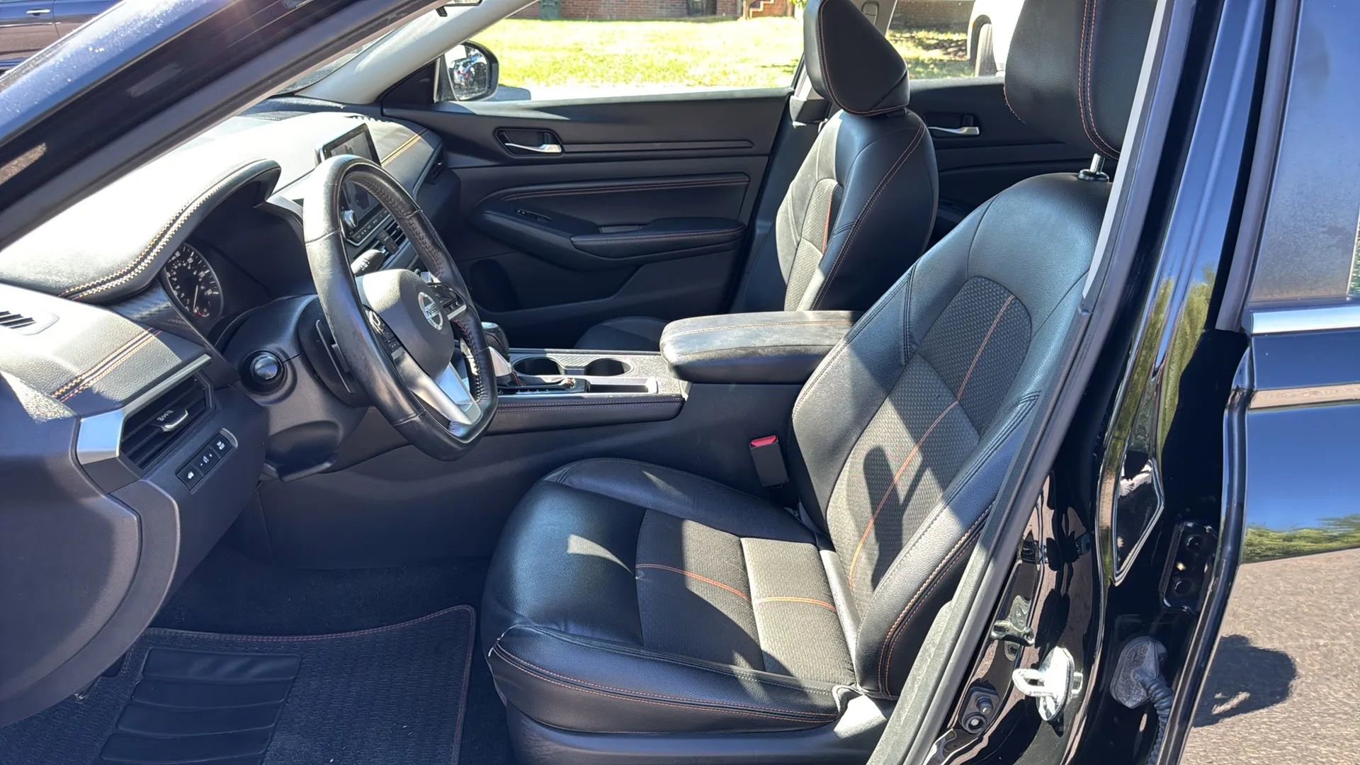 Used 2019 Nissan Altima 2.5 SR w/ SR Premium Package image 10