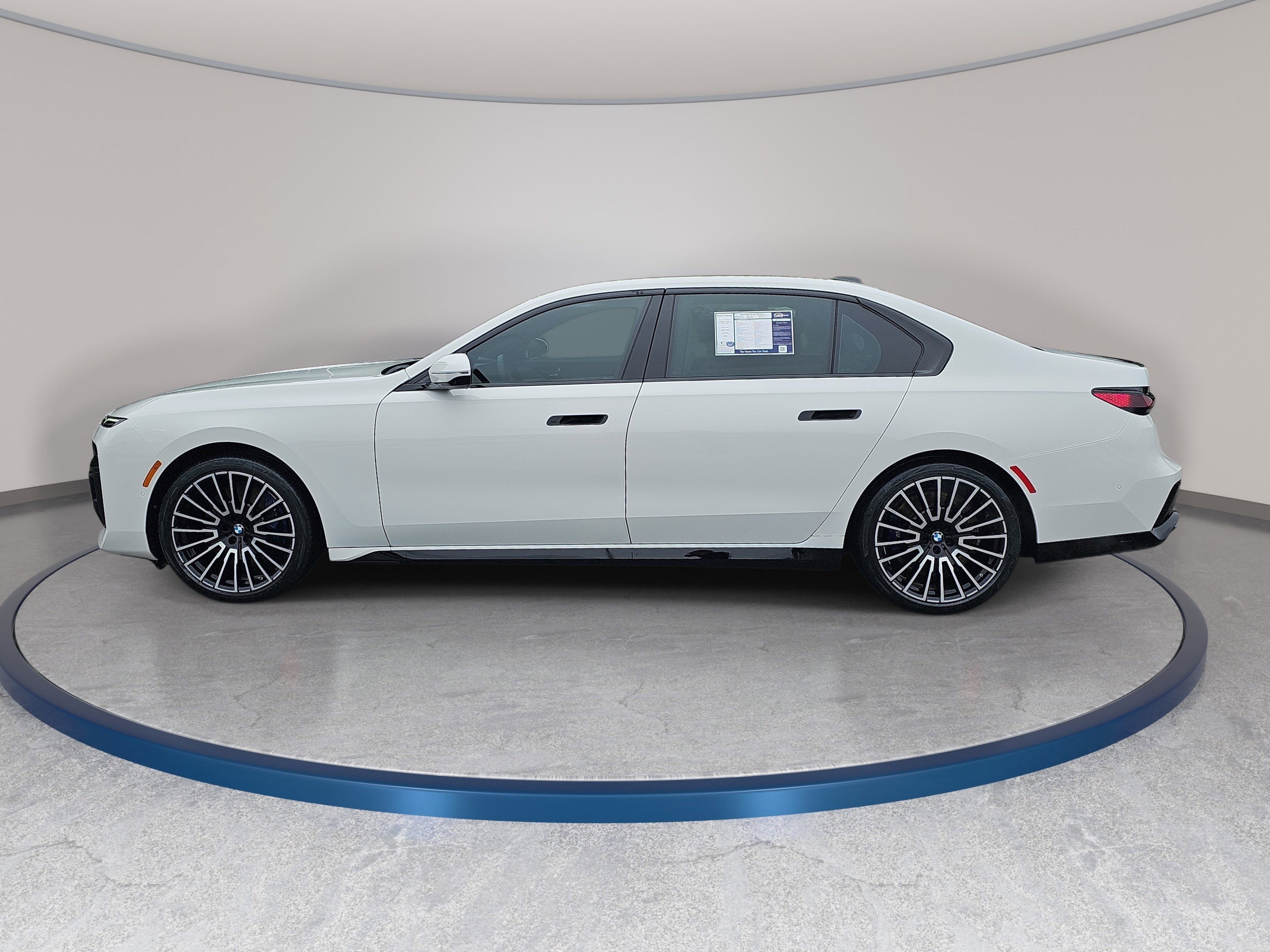 Certified 2025 BMW 760i xDrive w/ Autobahn Package AWD/4WD image 9