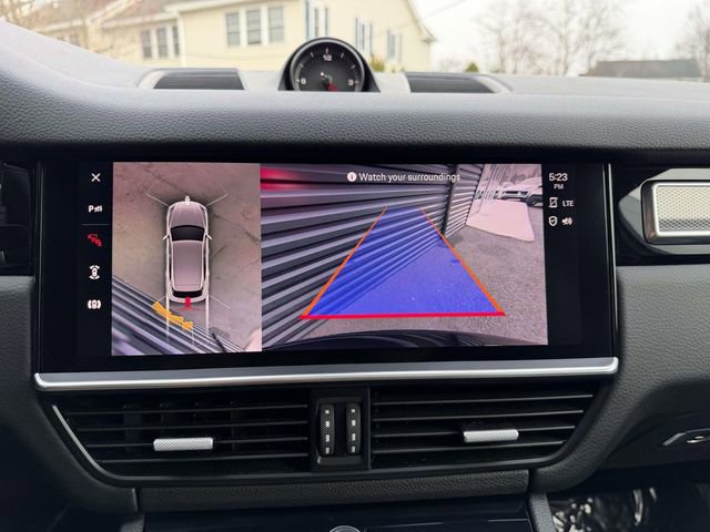 Certified 2023 Porsche Cayenne Platinum Edition image 24