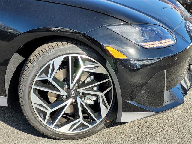 New 2025 Hyundai Ioniq 6 SEL image 3