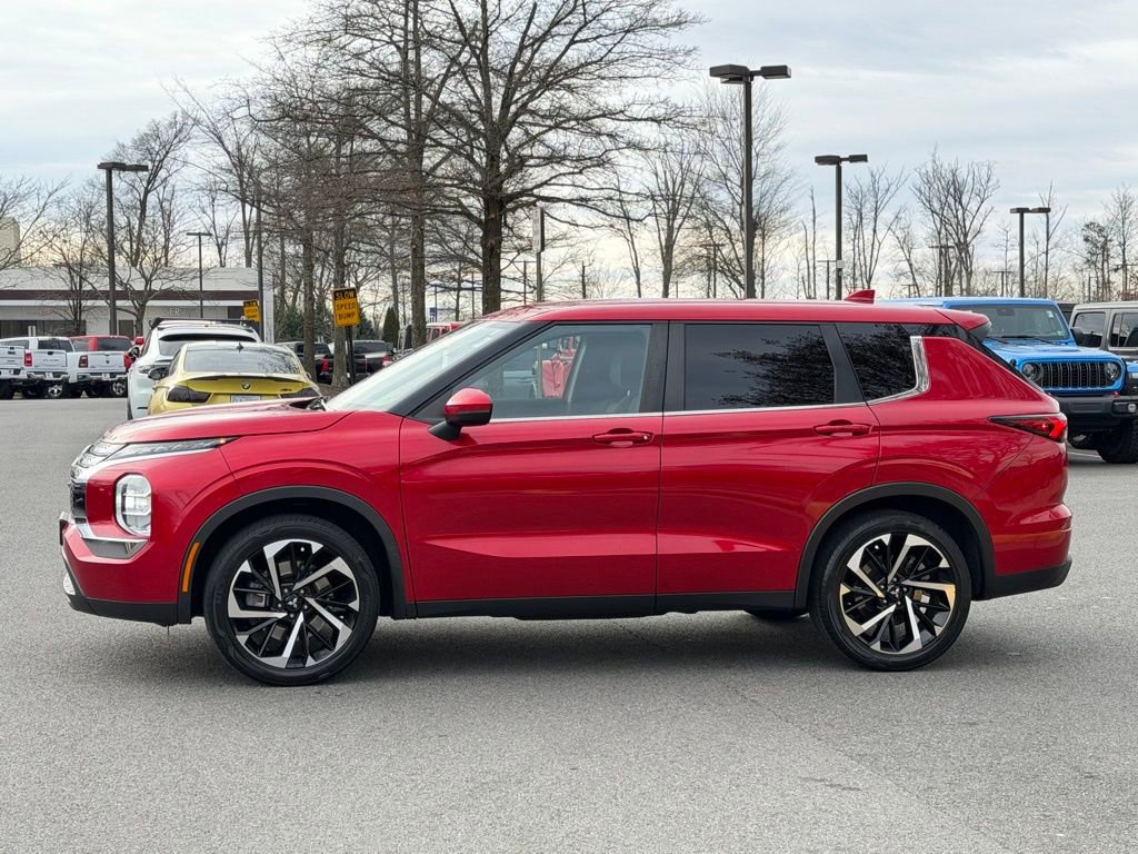 Used 2022 Mitsubishi Outlander ES image 11