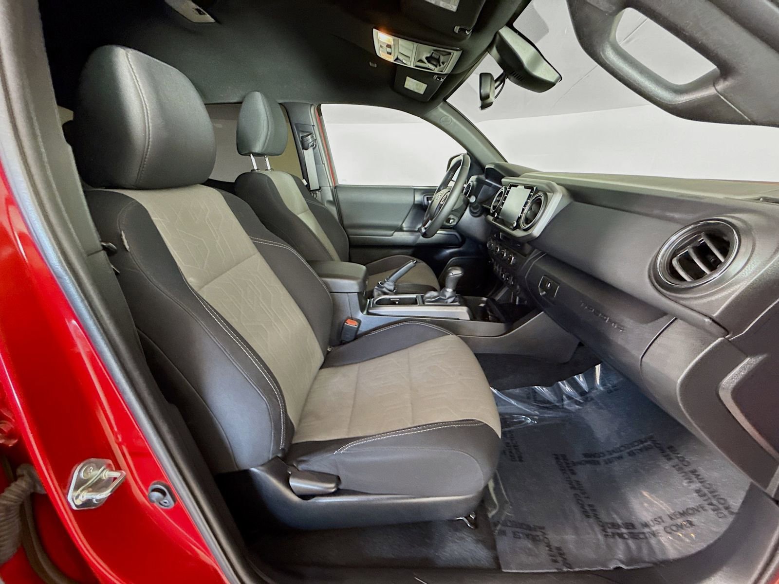 Used 2022 Toyota Tacoma TRD Off-Road w/ Technology Package image 25