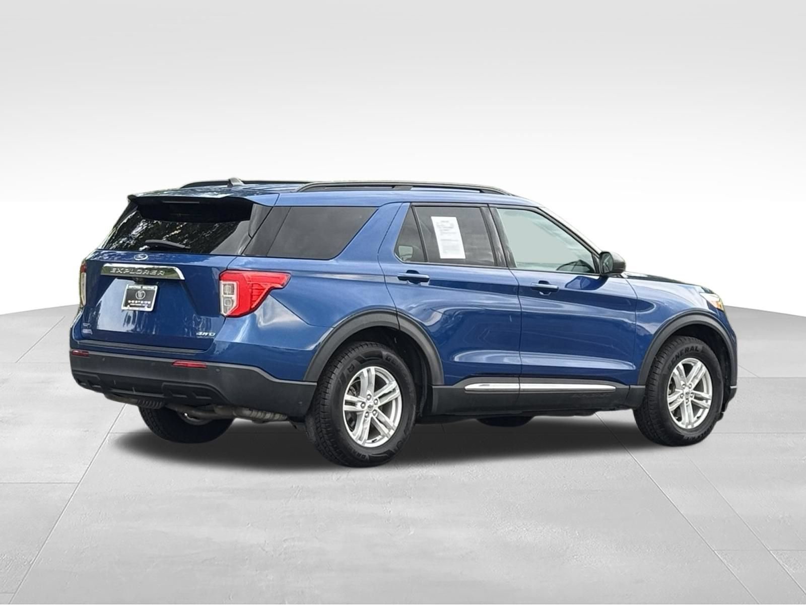 Used 2022 Ford Explorer XLT AWD/4WD image 4