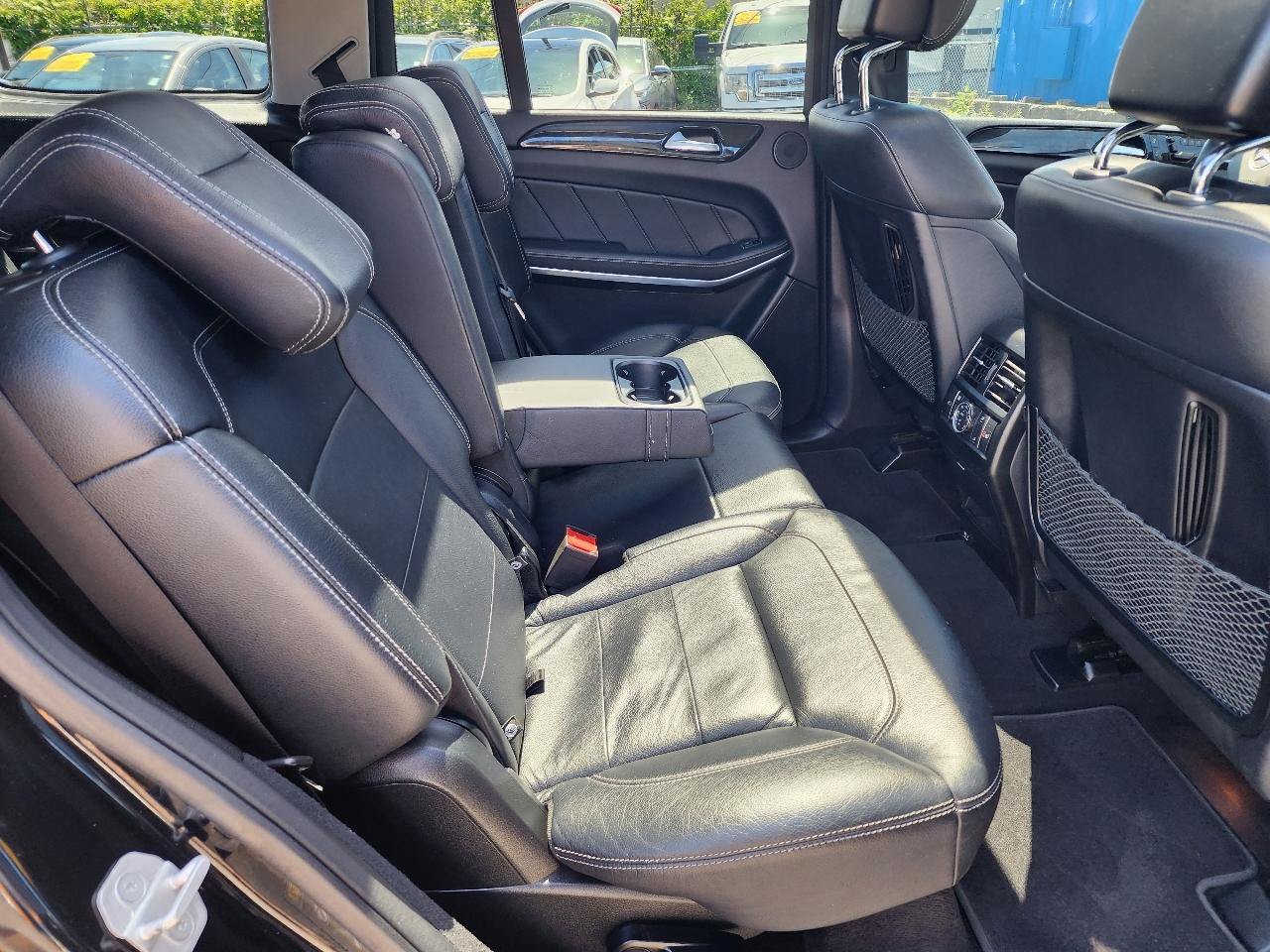 Used 2016 Mercedes-Benz GL 550 4MATIC image 33