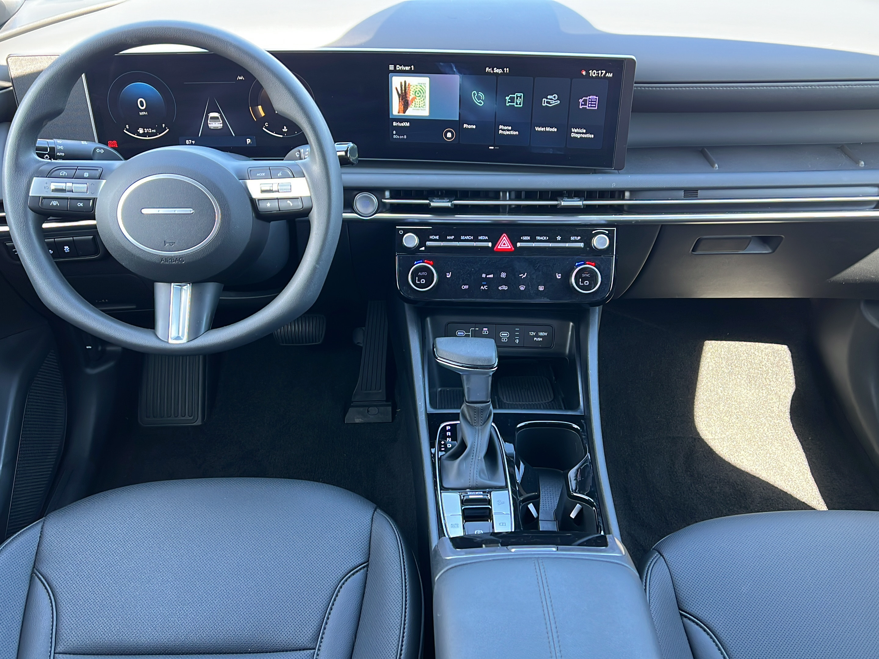 Certified 2025 Hyundai Santa Cruz SEL FWD image 11