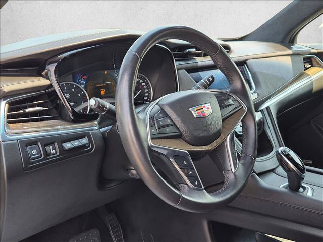 Used 2017 Cadillac XT5 Platinum w/ Driver Assist Package AWD/4WD image 10