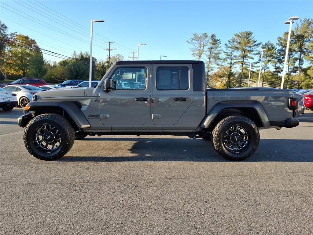 Used 2023 Jeep Gladiator Sport image 10