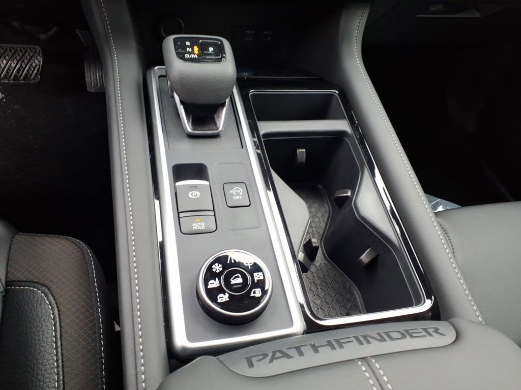 New 2026 Nissan Pathfinder SL image 14