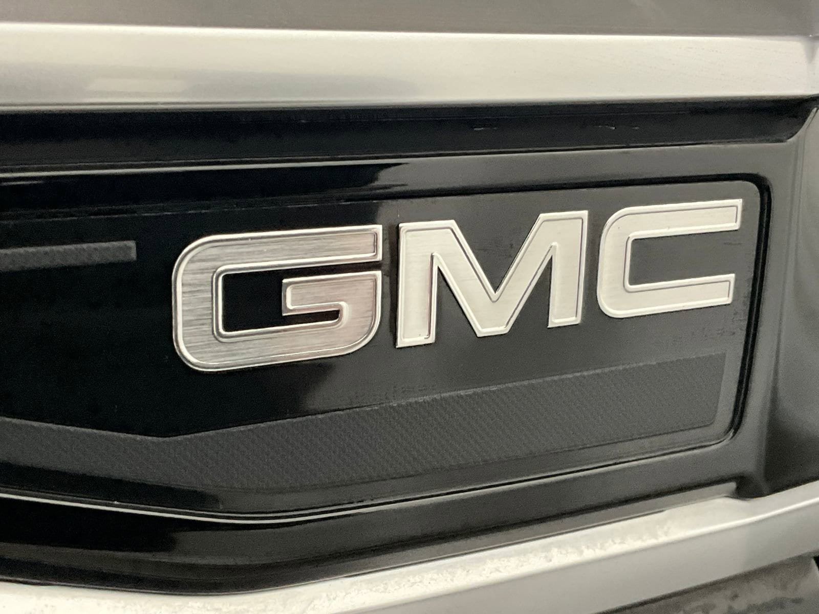 Used 2024 GMC Yukon XL Denali w/ Advanced Technology Package AWD/4WD image 32