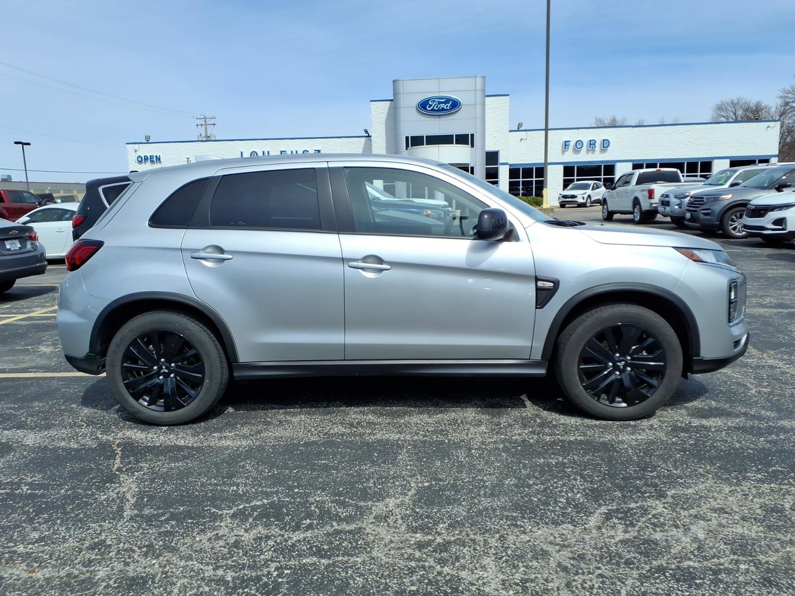 Used 2025 Mitsubishi Outlander Sport LE AWD/4WD image 28