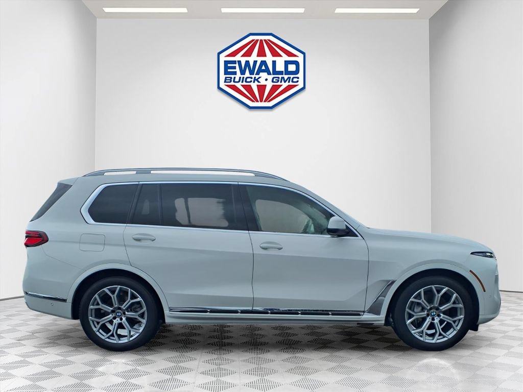 Used 2026 BMW X7 xDrive40i AWD/4WD image 5