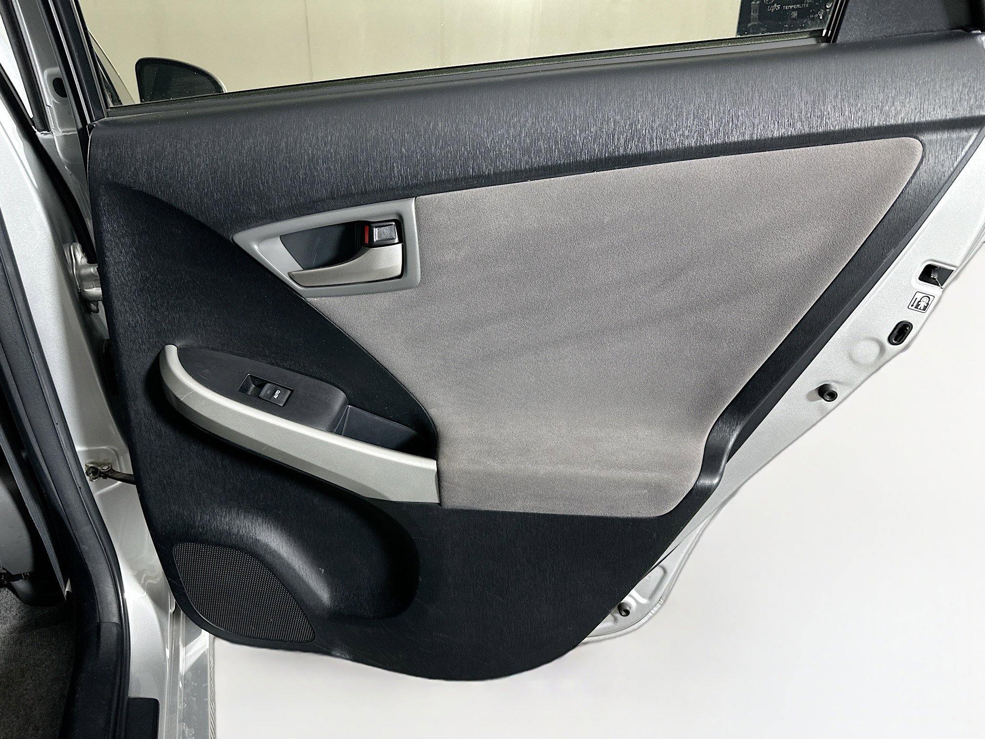 Used 2014 Toyota Prius Prime Plug-In Hybrid image 27