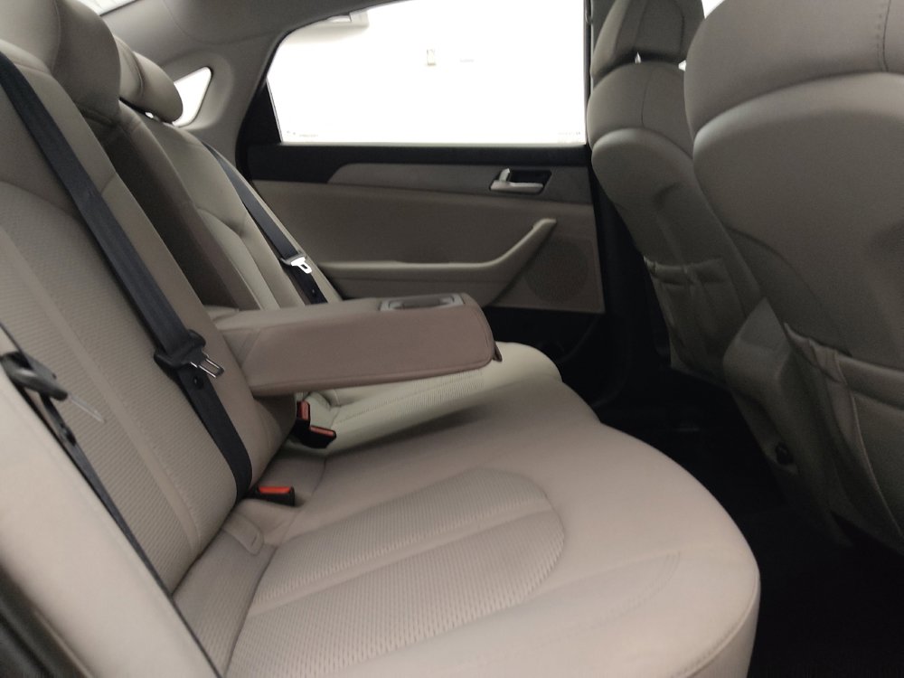 Used 2016 Hyundai Sonata SE FWD image 19