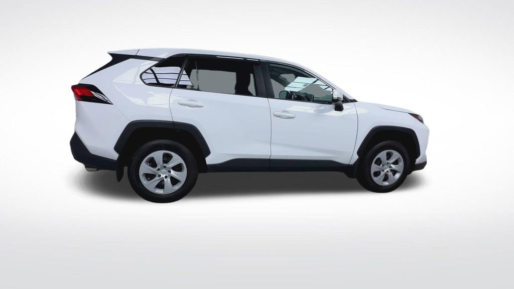 Used 2025 Toyota RAV4 LE image 12