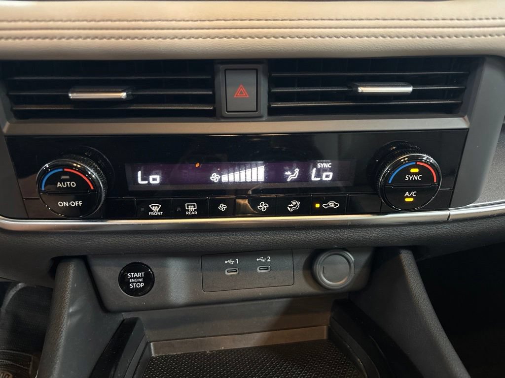 Used 2024 Nissan Rogue SV AWD/4WD image 29