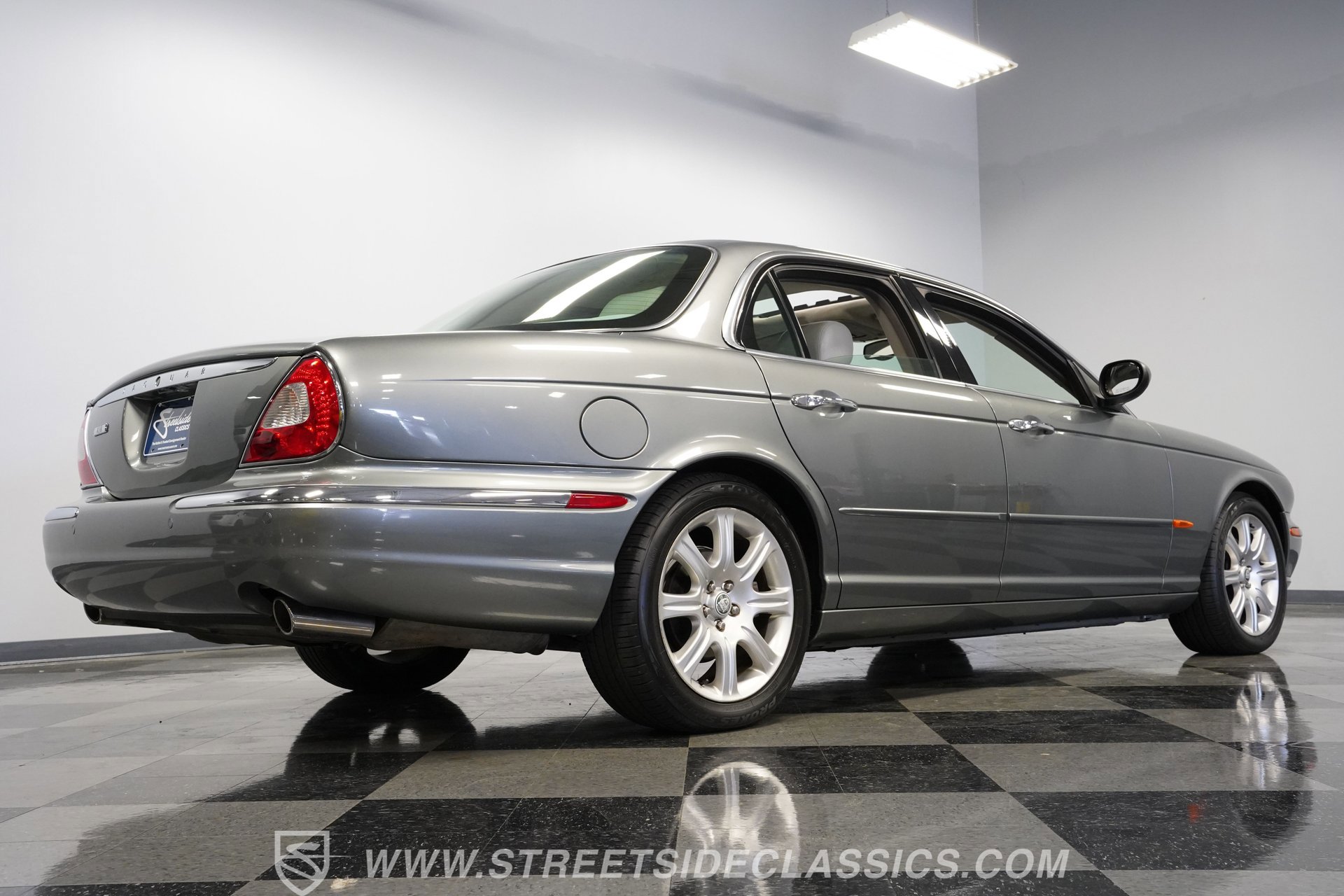 Used 2004 Jaguar XJ8 image 27