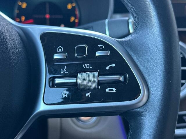 Used 2022 Mercedes-Benz GLC 300 w/ Multimedia Package Lite image 29