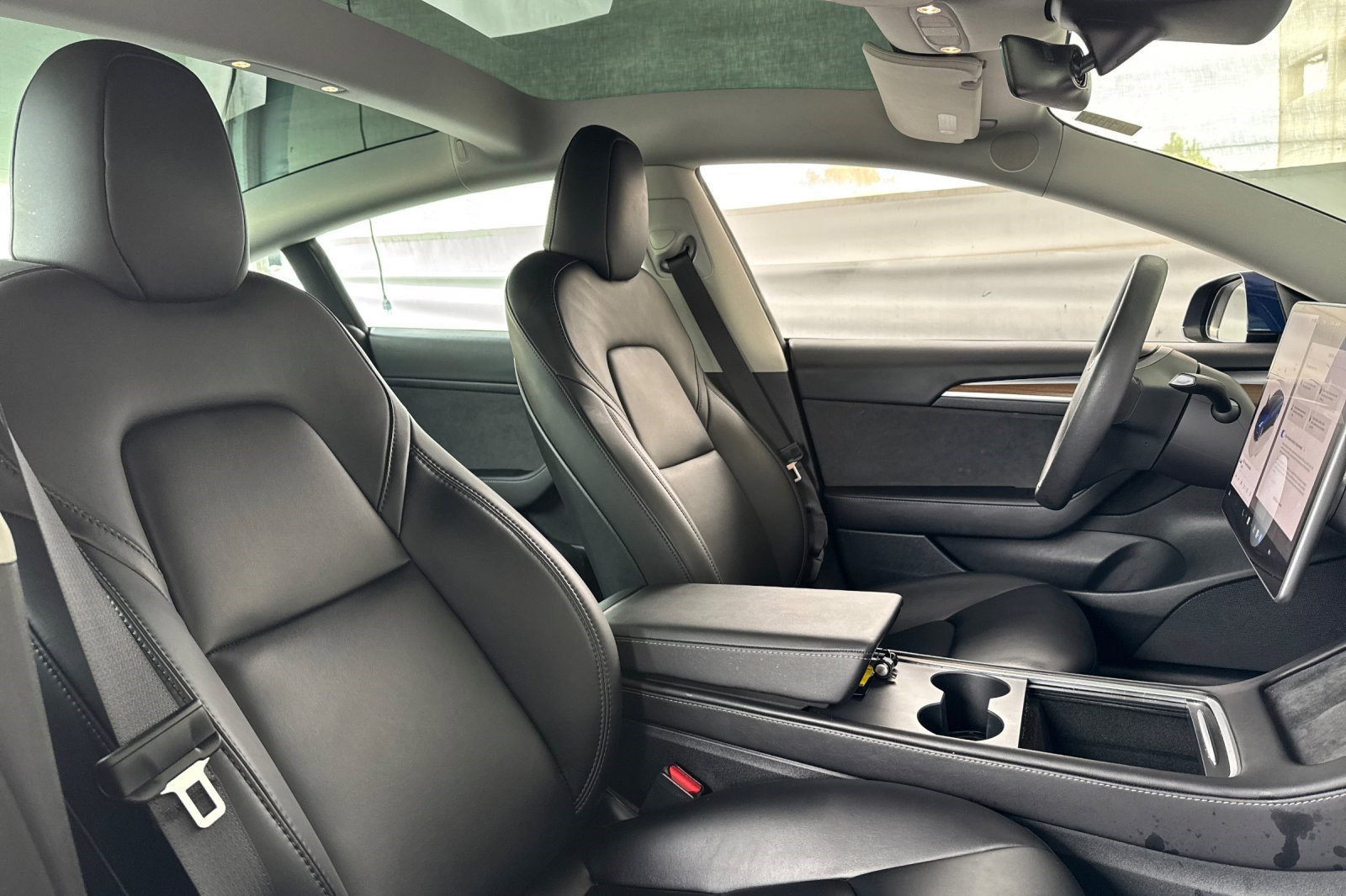 Used 2023 Tesla Model 3 Standard Range image 31