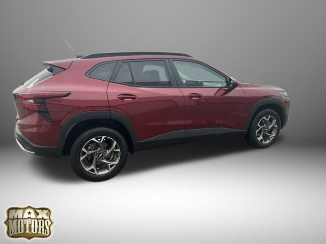 Used 2025 Chevrolet Trax LT w/ LT Convenience Package image 7