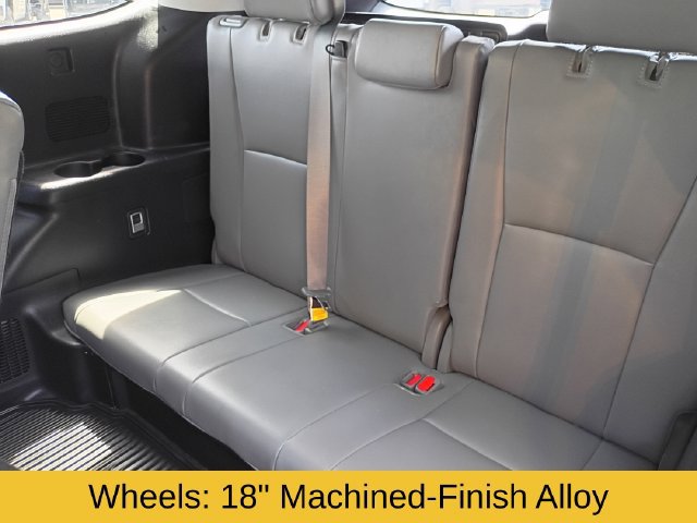 Used 2023 Toyota Highlander XLE AWD/4WD image 21