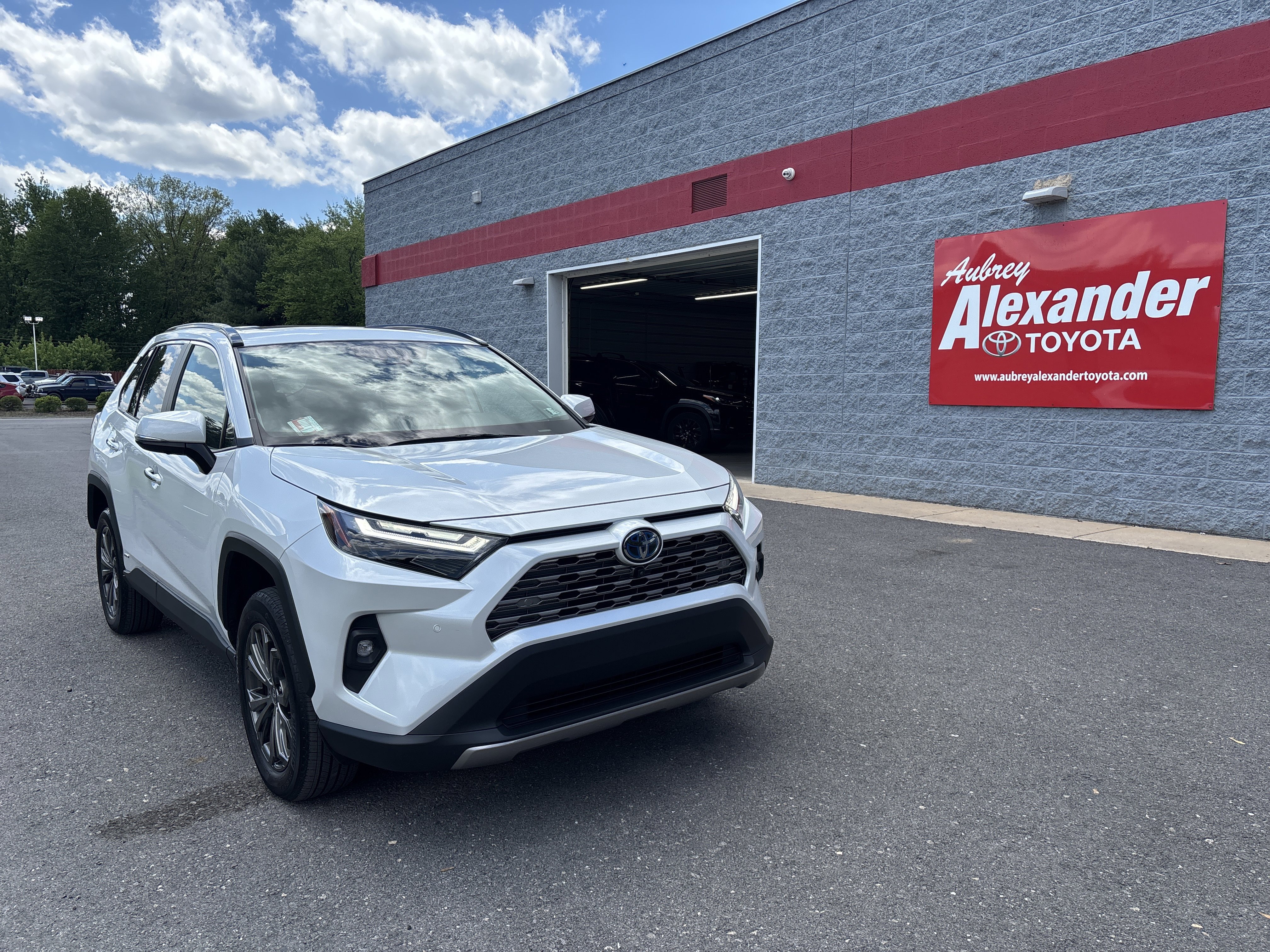 Used 2023 Toyota RAV4 Limited AWD/4WD image 1