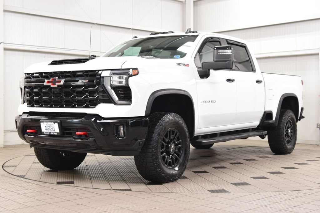 Used 2024 Chevrolet Silverado 2500 ZR2 w/ Technology Package AWD/4WD image 3