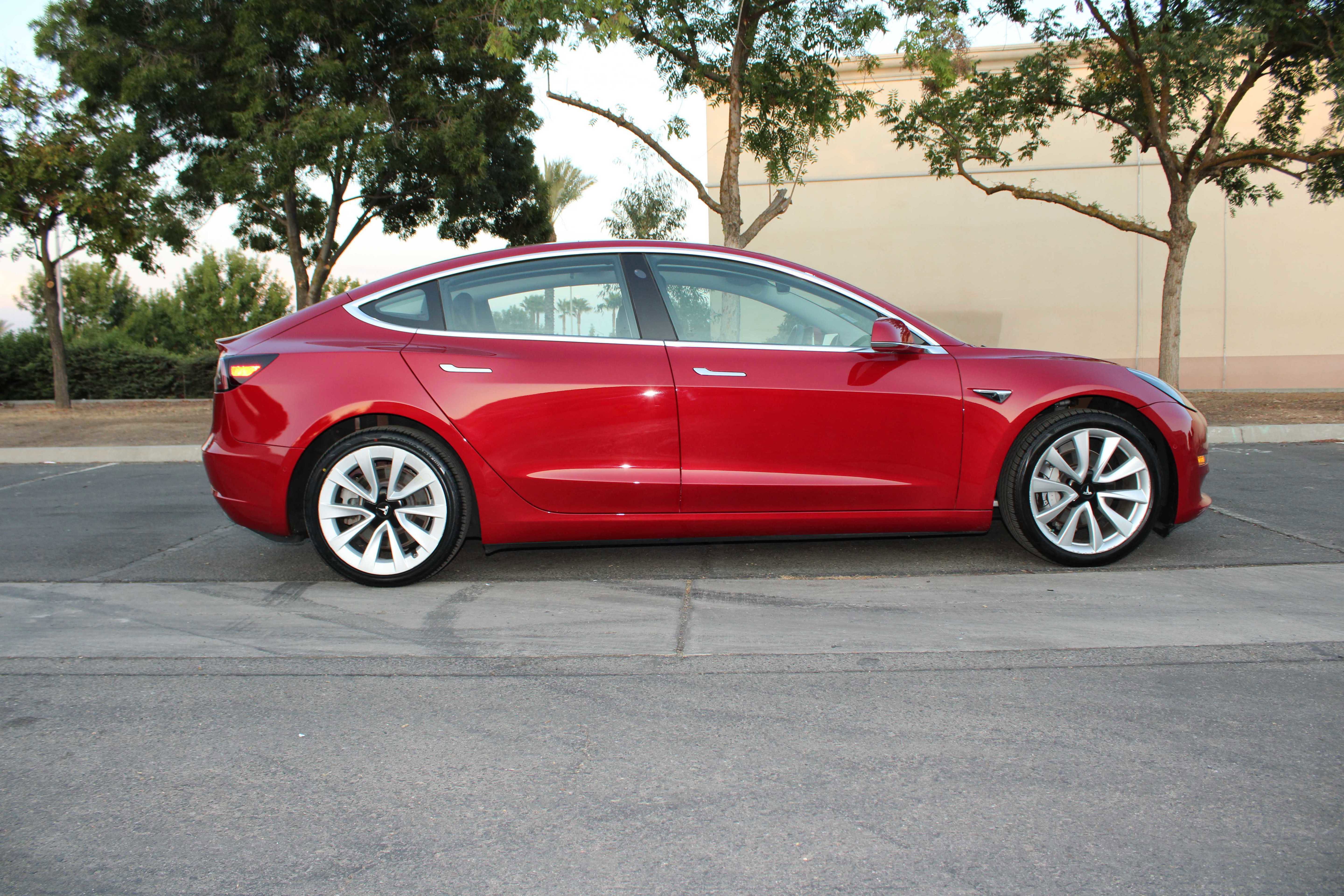 Used 2018 Tesla Model 3 Long Range image 2