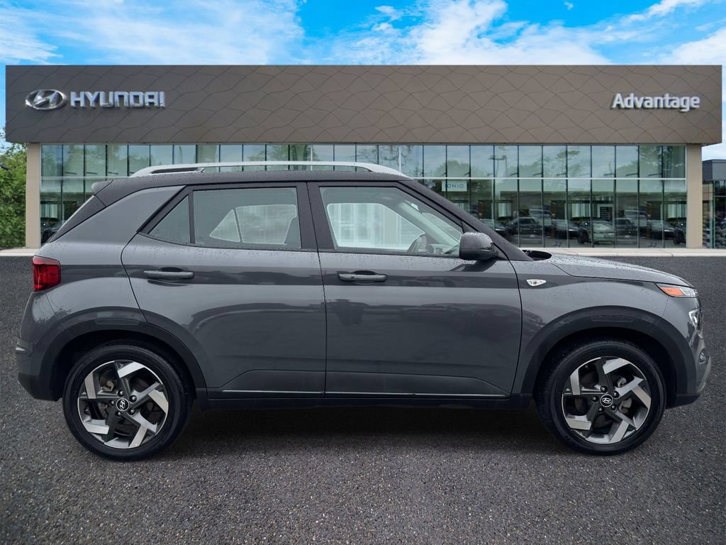 Certified 2026 Hyundai Venue SEL FWD image 5
