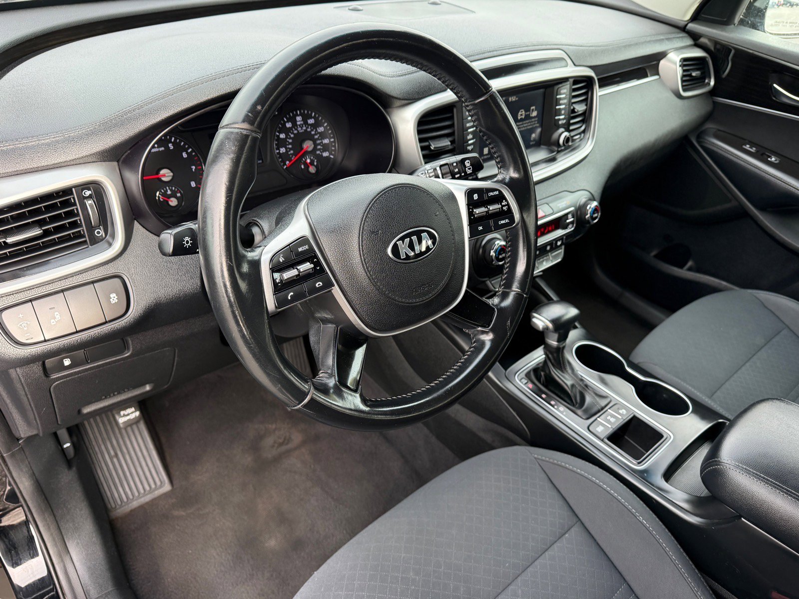 Used 2019 Kia Sorento S image 12