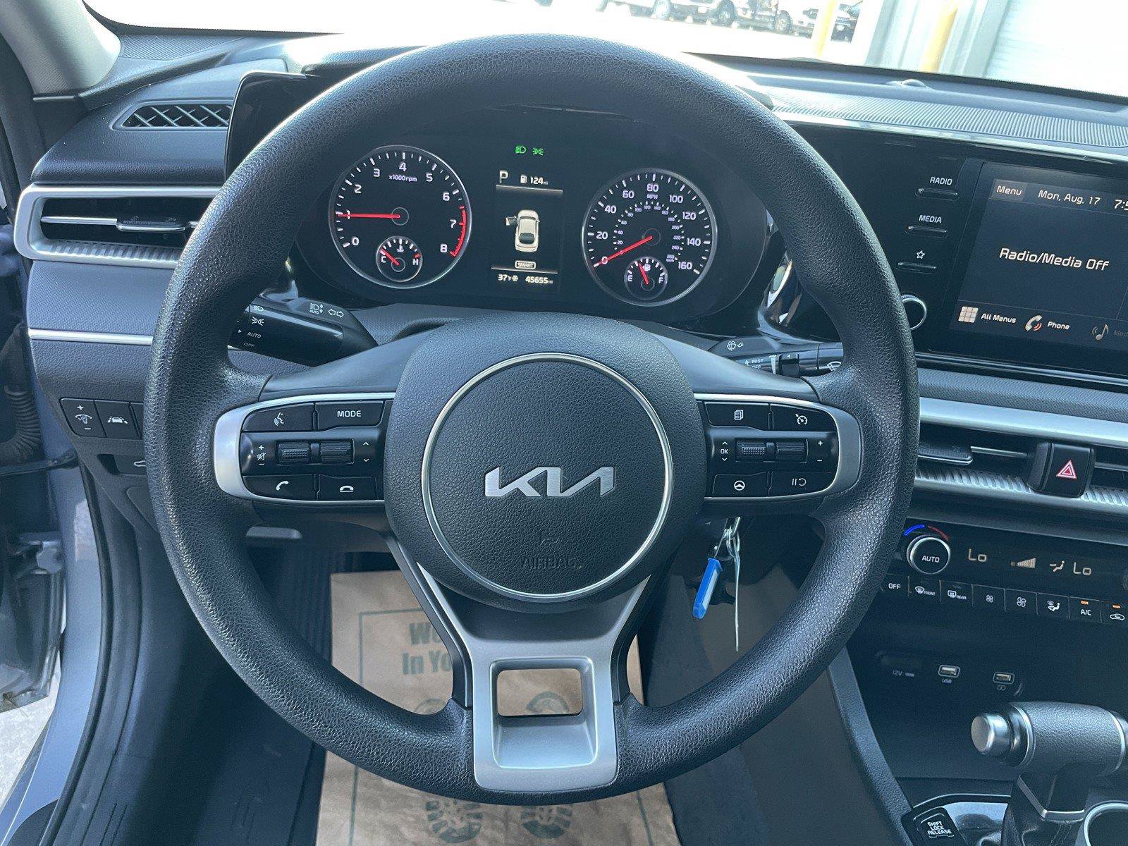 Used 2022 Kia K5 LX FWD image 16