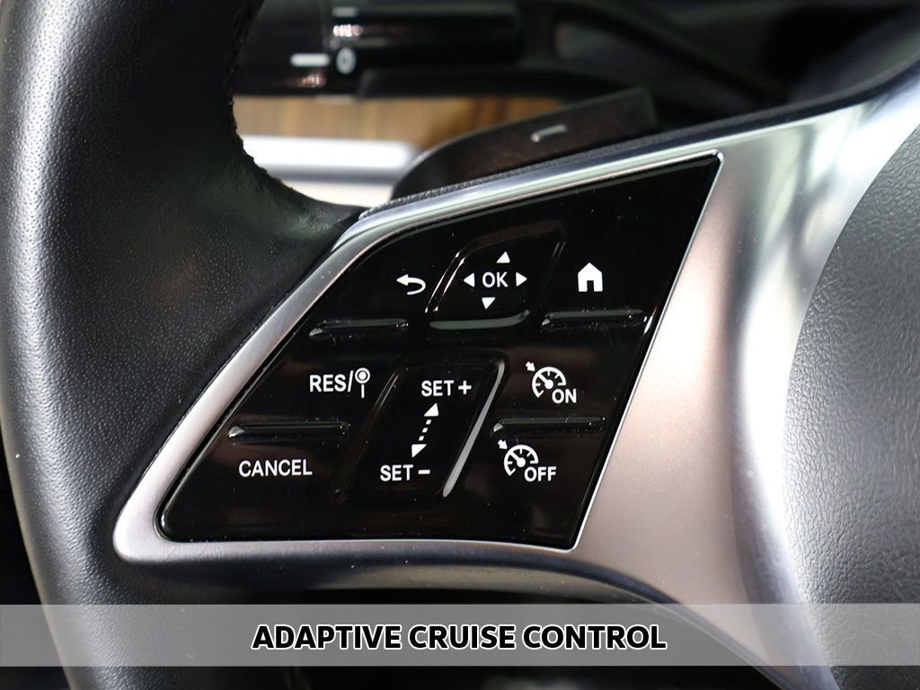 Used 2023 Mercedes-Benz C 300 4MATIC Sedan w/ Exclusive Trim Package image 4