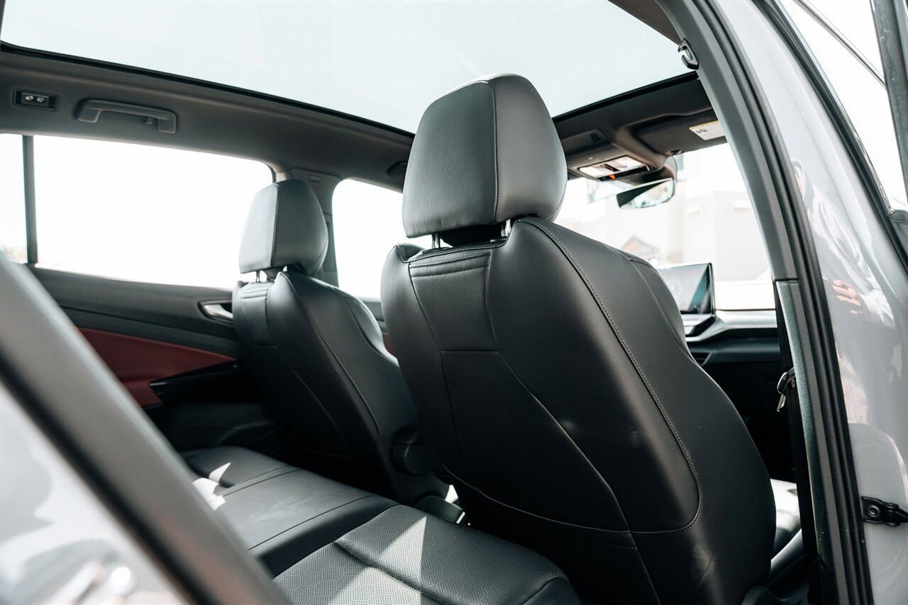 Used 2021 Volkswagen ID.4 Pro S w/ ID.4 Protection Package image 42