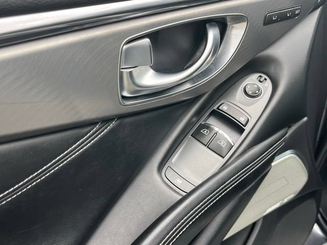 Certified 2019 INFINITI Q60 3.0t Luxe w/ Essential Package RWD image 10