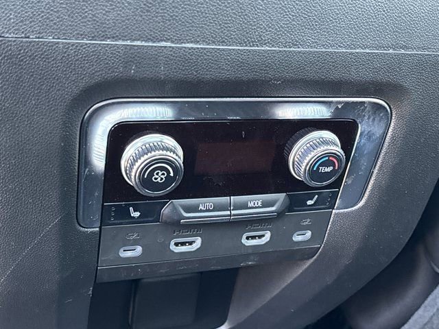 Used 2023 GMC Yukon Denali Ultimate image 21