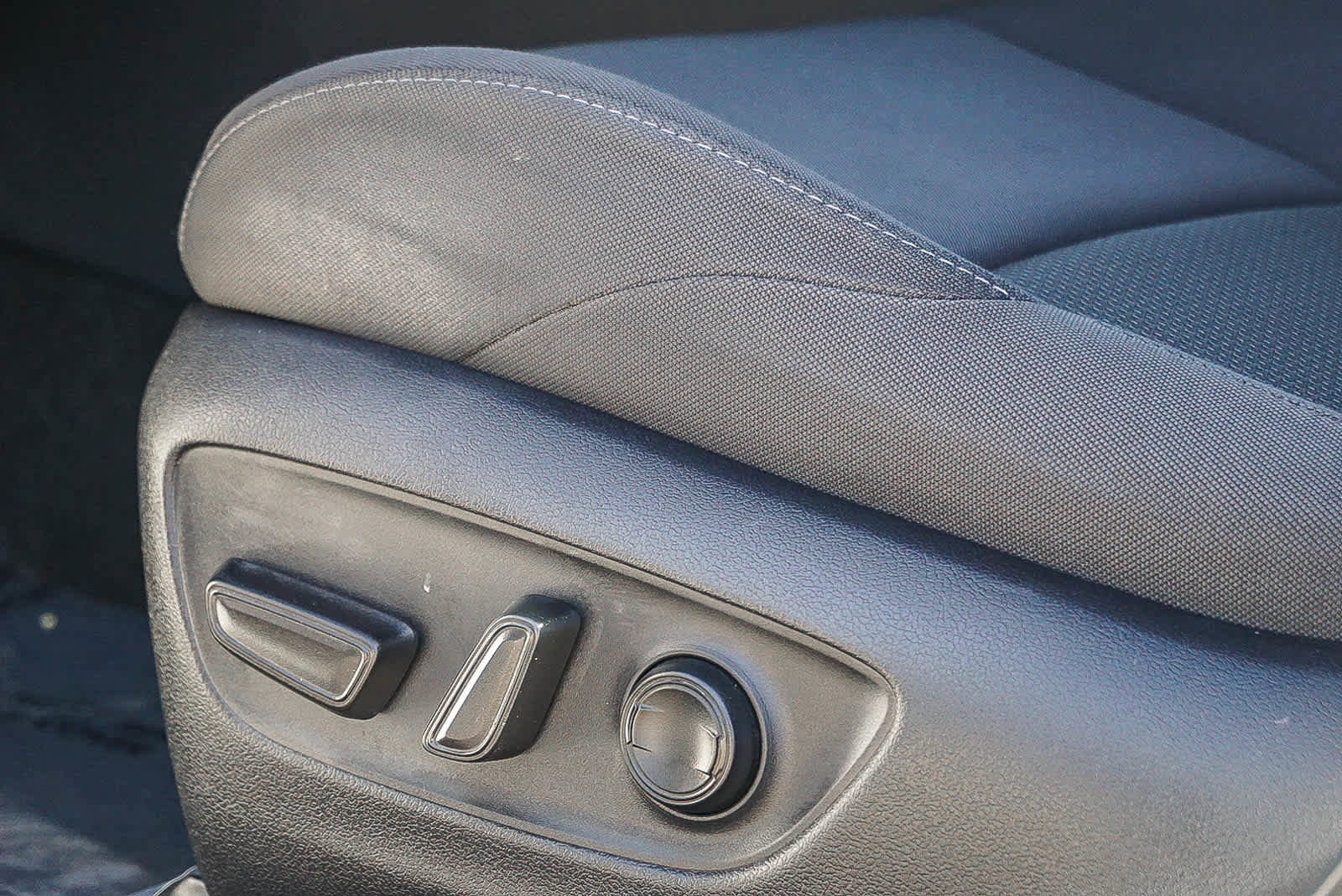 Used 2021 Toyota Venza LE w/ Carpet Mat Package (TMS) AWD/4WD image 24