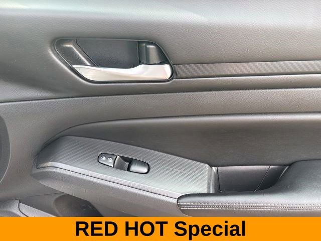 Used 2024 Nissan Altima 2.5 SV image 38